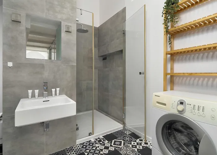 Charming In A Perfect Location Suitable For 4 People By Renters * Poznan