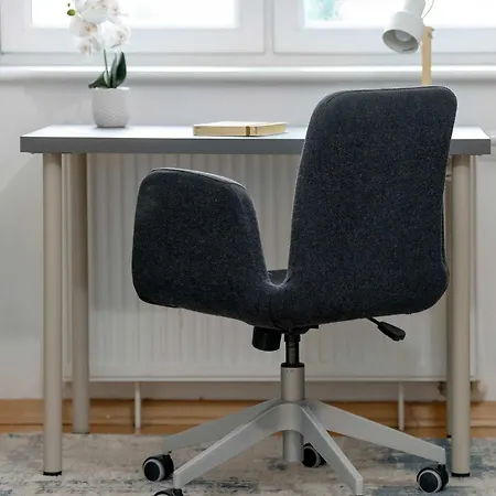 Charming In A Perfect Location Suitable For 4 People By Renters