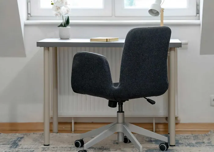 Charming In A Perfect Location Suitable For 4 People By Renters